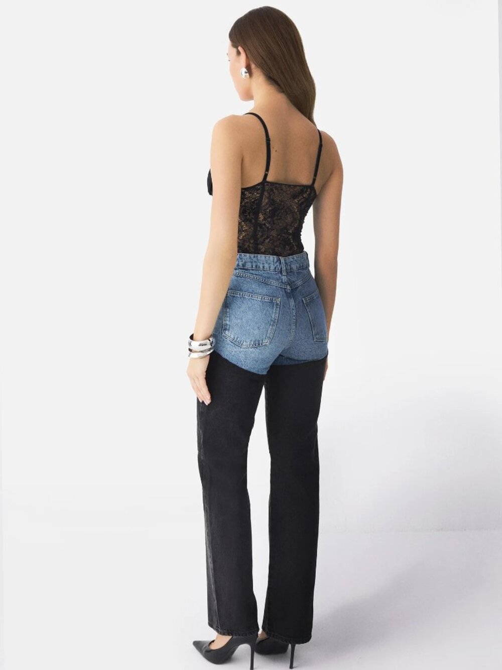 Super Flattering Two-toned Piral Jeans - Picture 3 of 5